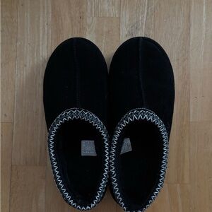 Black Ugg Tasman Slippers Women’s size 9
